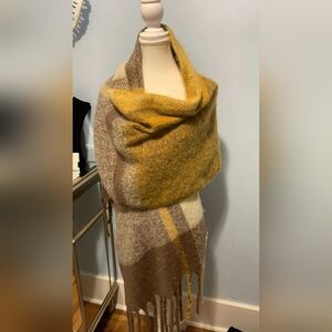 Nwt Scarf